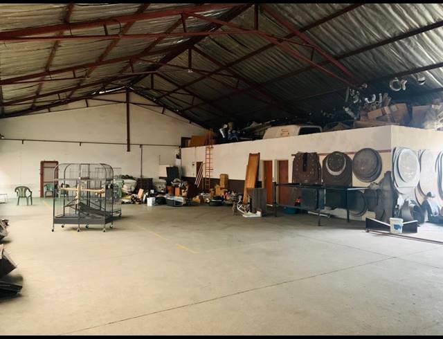 1,000M² WAREHOUSE TO LET IN WYNBERG